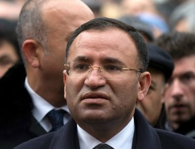 Τουρκία: Συνελήφθη γελοιογράφος επειδή προσέβαλε σε επιστολή τον Υπουργό Δικαιοσύνης (φωτό)